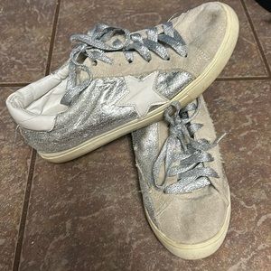 Women’s Size 10 Star Tennis Shoes